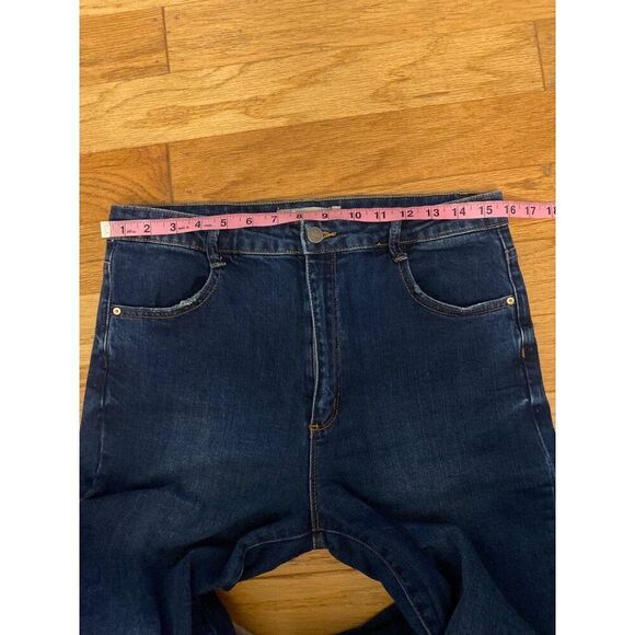 Tractr Women's Dark Wash Bootcut frayed hem high rise Jeans Size 10/30 - Picture 7 of 9